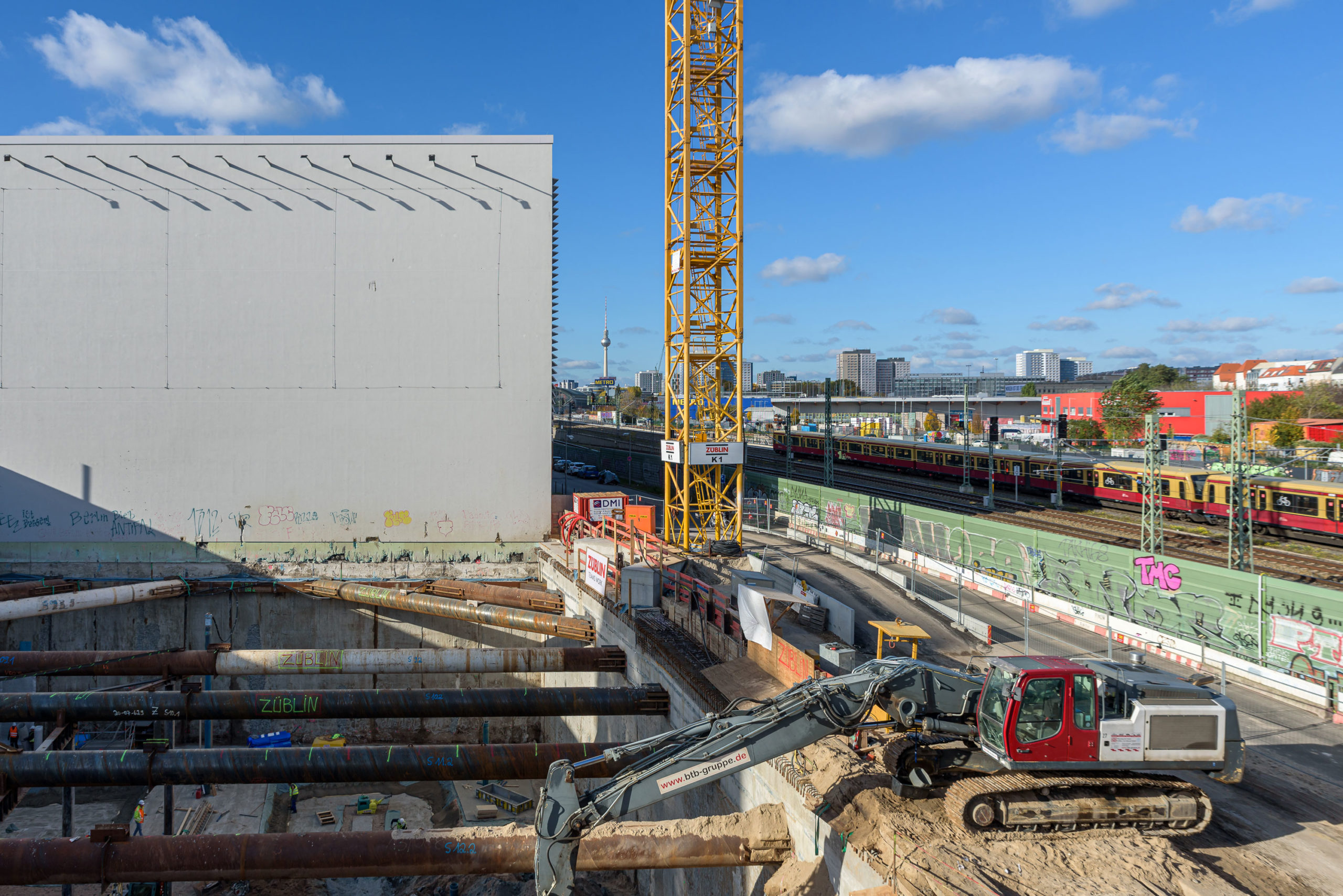 Edge-East-Side-Berlin-0086-7932